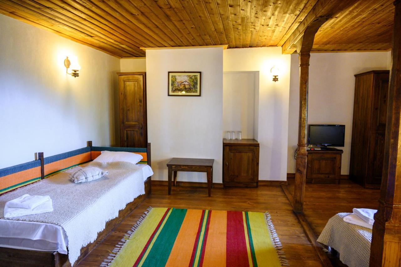 Guest Houses "Zlatna Oresha - Complex" Zheravna Esterno foto