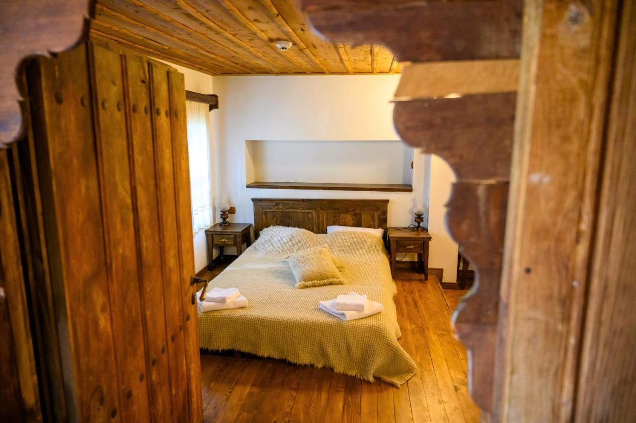 Guest Houses "Zlatna Oresha - Complex" Zheravna Esterno foto