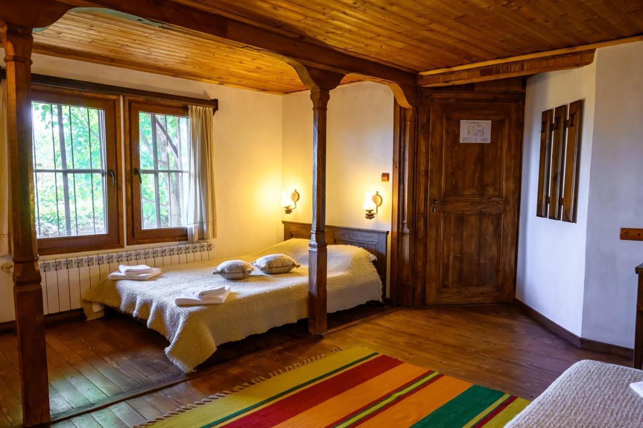 Guest Houses "Zlatna Oresha - Complex" Zheravna Esterno foto