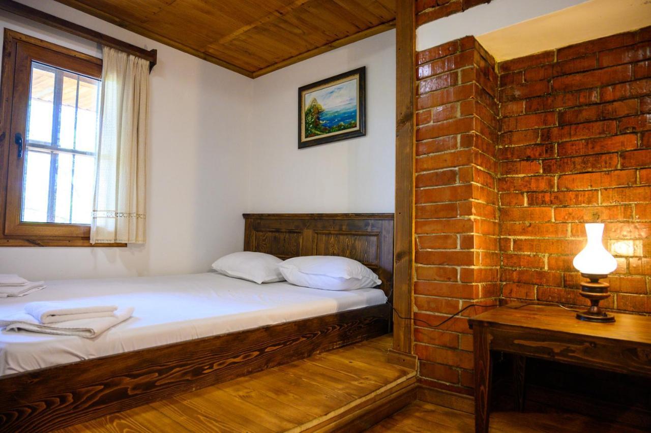 Guest Houses "Zlatna Oresha - Complex" Zheravna Esterno foto