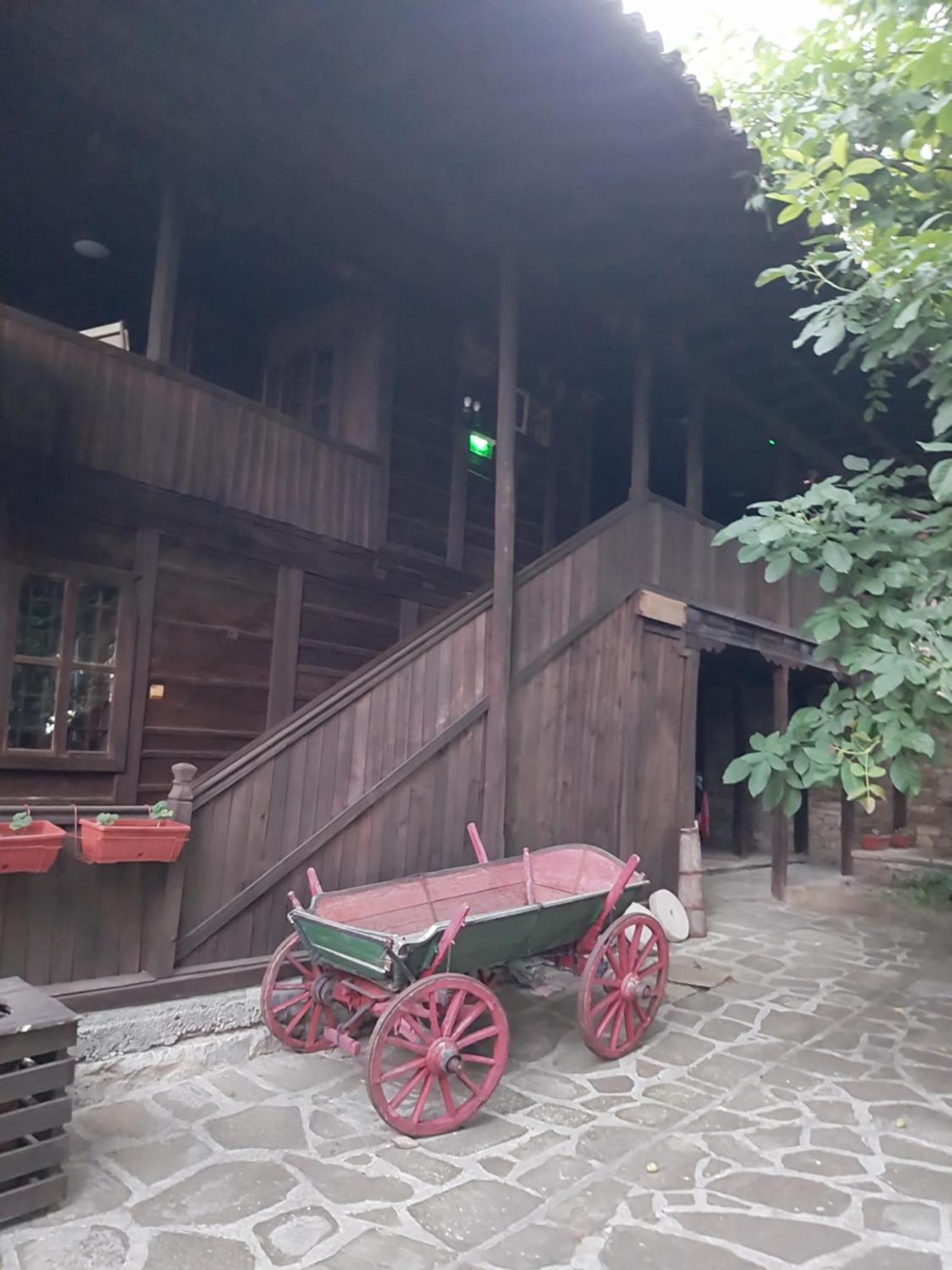 Guest Houses "Zlatna Oresha - Complex" Zheravna Esterno foto