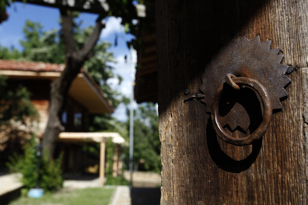 Guest Houses "Zlatna Oresha - Complex" Zheravna Esterno foto